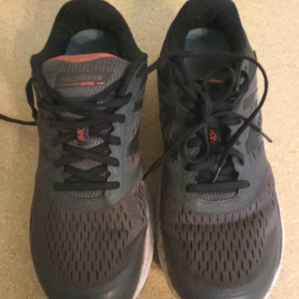 Men's New Balance sneakers gray/black no size on them bottom measures 12 3/4